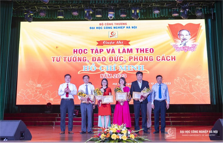 Liên chi bộ `Khoa Điện tử, Khoa Khoa học cơ bản, Phòng Quản trị, TT CN ô tô và ĐTLX` tham gia cuộc thi `Học tập và làm theo tư tưởng, đạo đức, phong cách Hồ Chí Minh 2023`.