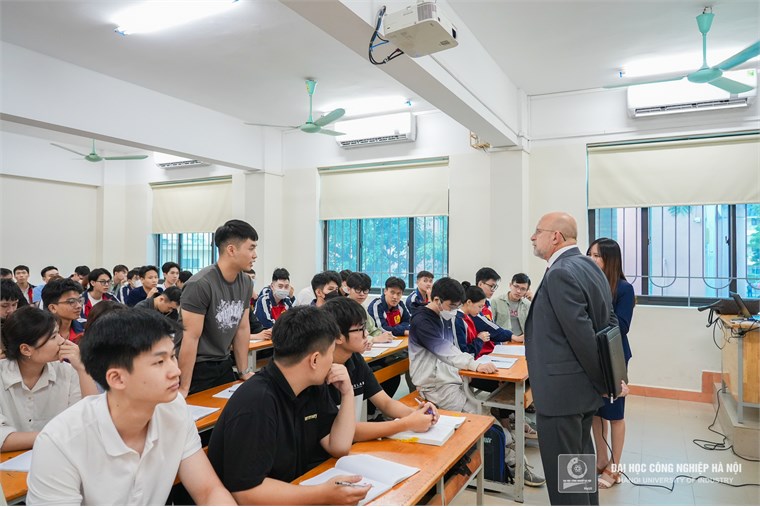 Đại học Công nghiệp Hà Nội kiểm định chất lượng 05 chương trình đào tạo theo chuẩn ABET
