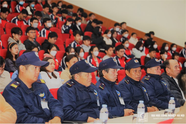 Đại học Công nghiệp Hà Nội tổ chức tập huấn nghiệp vụ, diễn tập phương án phòng cháy chữa cháy, cứu nạn cứu hộ (PCCC&CNCH).
