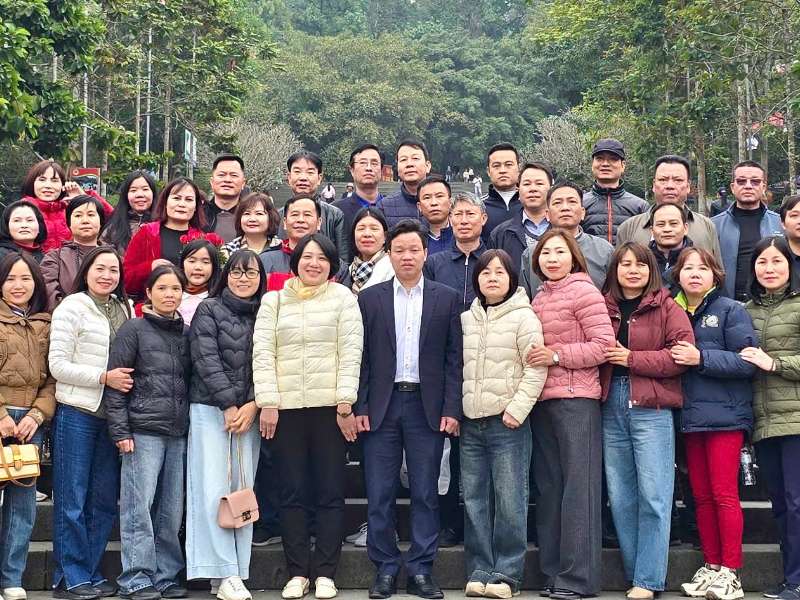 Chuyến đi Học tập truyền thống, lịch sử của Phòng Quản trị tại Đền mẫu - Đền Hùng Phú Thọ Tỉnh Phú Thọ.