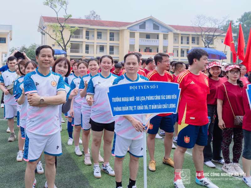 Sôi nổi, giao lưu và gắn kết - khép lại một mùa Hội thao 2025 bùng nổ và rực cháy tại HAUI