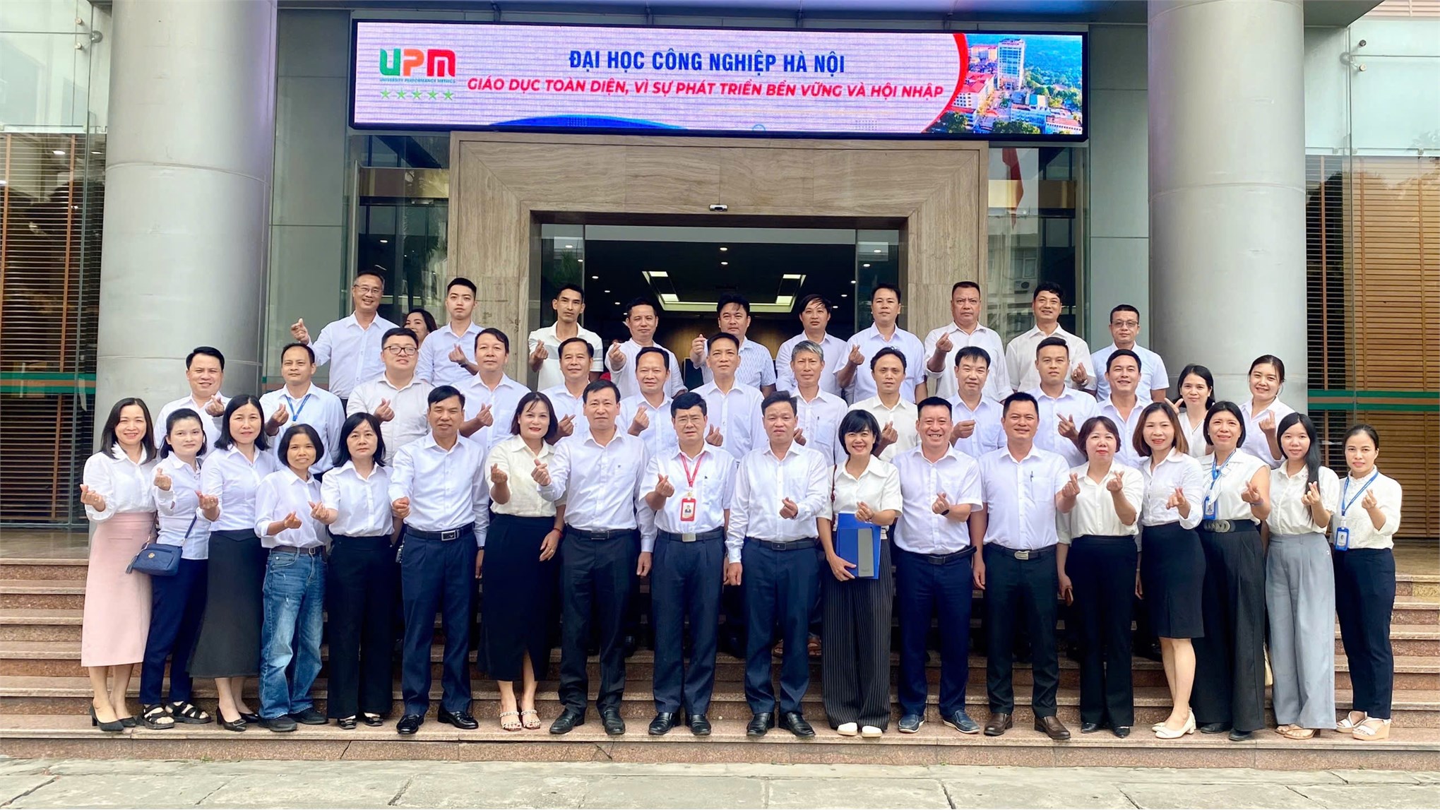 Hội nghị viên chức, người lao động Phòng Quản trị; tổng kết năm học 2024-2025 và triển khai nhiệm vụ năm học 2025-2026
