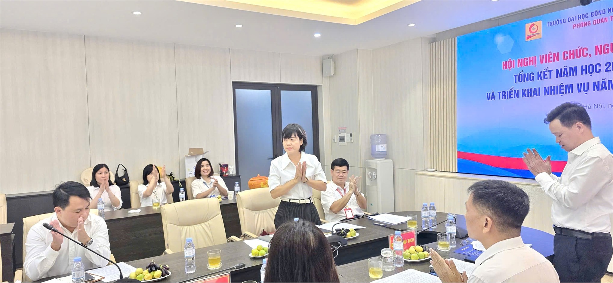 Hội nghị viên chức, người lao động Phòng Quản trị; tổng kết năm học 2024-2025 và triển khai nhiệm vụ năm học 2025-2026