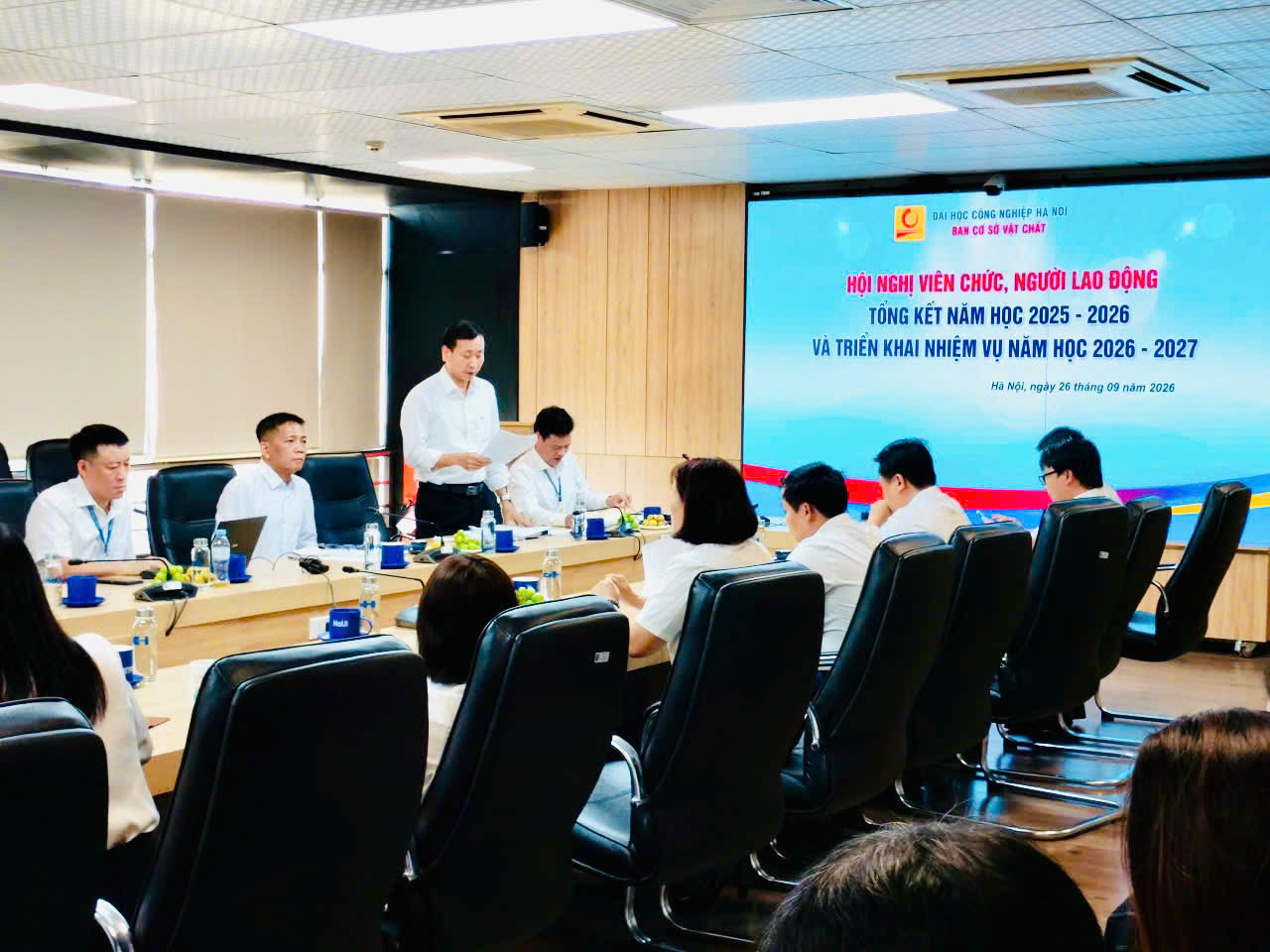 Hội nghị viên chức, người lao động Ban Cơ sở vật chất; tổng kết năm học 2025-2026 và triển khai nhiệm vụ năm học 2026-2027.